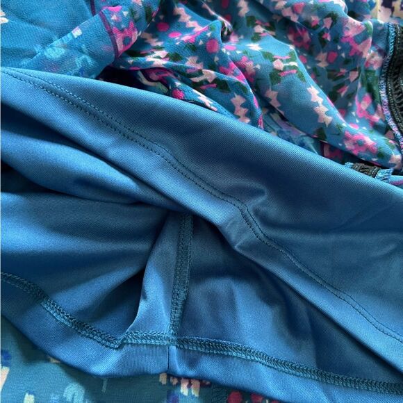 ASTR the Label Blue and Pink Geometric Handkerchief Midi Dress Womens size Small - Picture 7 of 10